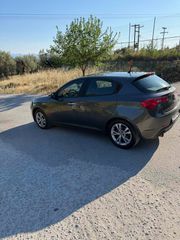 Alfa Romeo Giulietta 2014-thumb-1