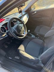 Alfa Romeo Giulietta 2014-thumb-5