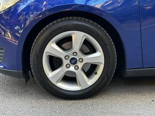 Ford Focus 2015 BUSINESS-thumb-6
