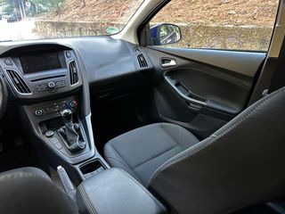 Ford Focus 2015 BUSINESS-thumb-14