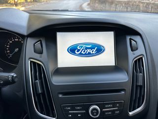 Ford Focus 2015 BUSINESS-thumb-18
