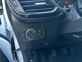 Ford Fiesta 2019-thumb-11