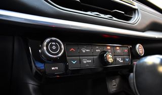 Jeep Compass 2022 1.5-LIMITED-E HYBRID-DCT-130hp-thumb-31