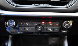 Jeep Compass 2022 1.5-LIMITED-E HYBRID-DCT-130hp-thumb-32
