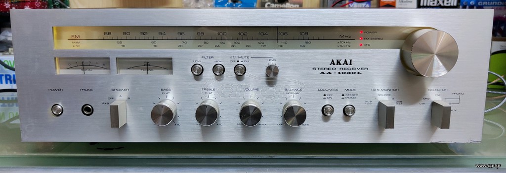 AKAI AA-1030L