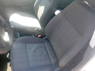 Volkswagen Polo 2006-thumb-13