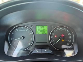 Skoda Fabia 2011 1.2 2011-thumb-17