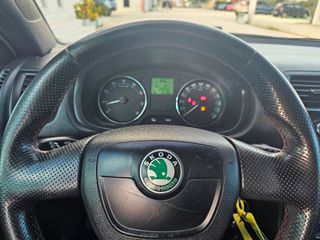 Skoda Fabia 2011 1.2 2011-thumb-16