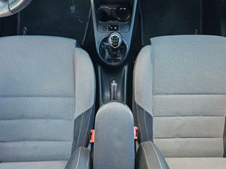 Skoda Fabia 2011 1.2 2011-thumb-14