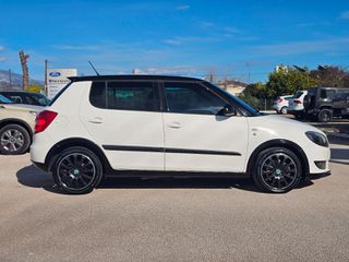 Skoda Fabia 2011 1.2 2011-thumb-3