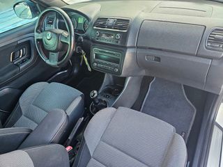 Skoda Fabia 2011 1.2 2011-thumb-9