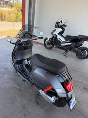Vespa GTS Super Sport 300 2024