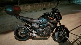Σχάρα SW-Motech για MT09 gen2 και βαλίτσα SHAD SH40 Cargo 40 lt