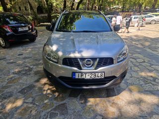 Nissan Qashqai+2 2011-thumb-2