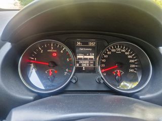 Nissan Qashqai+2 2011-thumb-10
