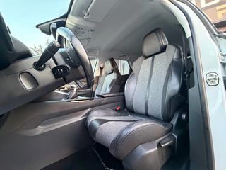 Peugeot 3008 2018 Allure (Δερμάτινα/Keyles/360 κάμερες)-thumb-17