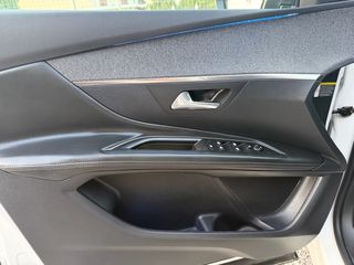 Peugeot 3008 2018 Allure (Δερμάτινα/Keyles/360 κάμερες)-thumb-23