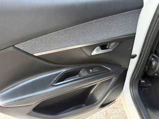 Peugeot 3008 2018 Allure (Δερμάτινα/Keyles/360 κάμερες)-thumb-24