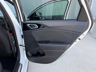 Kia Ceed / cee'd 2019 GT-LINE 1.6CRDI / AUTO ΛΑΖΑΡΙΔΗΣ-thumb-41