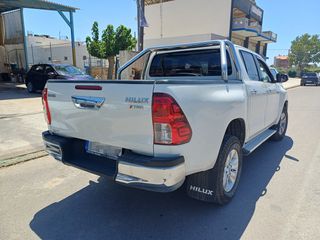 Toyota Hilux 2018-thumb-5