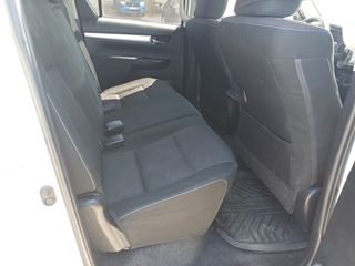 Toyota Hilux 2018-thumb-10