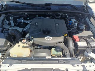 Toyota Hilux 2018-thumb-12