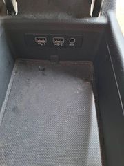 Audi A4 B9 κονσόλα τεμπέλης δερμάτινος με θύρες USB-thumb-2