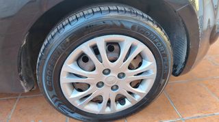 Hyundai i 20 2009-thumb-8