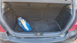Hyundai i 20 2009-thumb-9