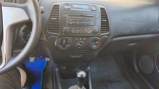 Hyundai i 20 2009-thumb-11