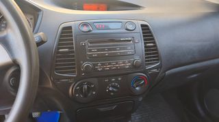 Hyundai i 20 2009-thumb-12