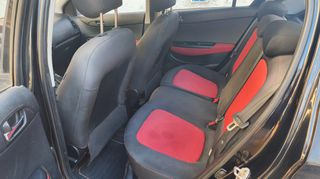 Hyundai i 20 2009-thumb-16