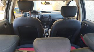 Hyundai i 20 2009-thumb-17