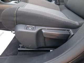 Citroen C3 2018 1,2/ 110 HP - FULL EXTRA (CLIMA-NAVI-CAMERA-ΘΕΡΜΑΙΝΟΜΕΝΑ)-thumb-37