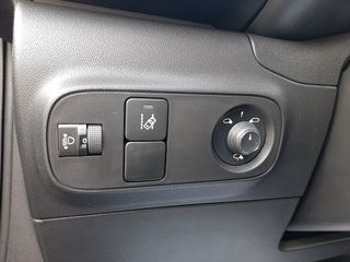 Citroen C3 2018 1,2/ 110 HP - FULL EXTRA (CLIMA-NAVI-CAMERA-ΘΕΡΜΑΙΝΟΜΕΝΑ)-thumb-27