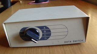 Χειροκίνητο Data Switch 4 θυρών, συλλεκτικό-thumb-1