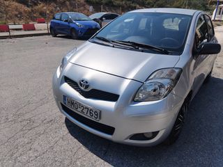 Toyota Yaris 2009-thumb-1