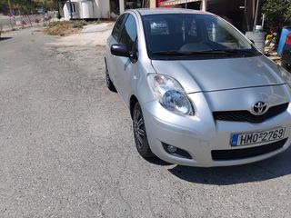 Toyota Yaris 2009-thumb-2