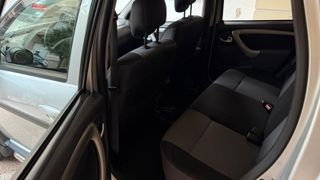 Dacia Duster 2013-thumb-10