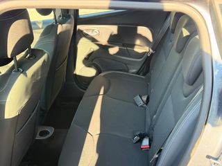 Renault Clio 2019-thumb-10