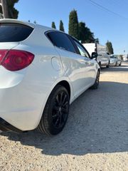 Alfa Romeo Giulietta 2013-thumb-8