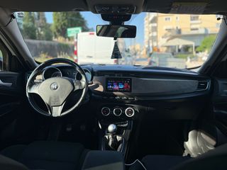 Alfa Romeo Giulietta 2013-thumb-11