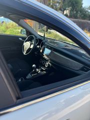Alfa Romeo Giulietta 2013-thumb-13