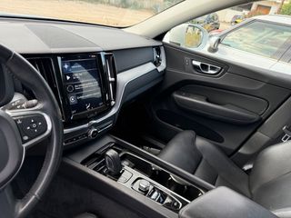 Volvo XC 60 2020-thumb-13