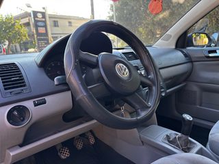 Volkswagen Polo 2006-thumb-6