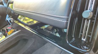 Aston Martin DBX 2025 DBX S 4.0 V8 727hp / Facelift / Full PPF / Malachite Green-thumb-46