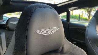 Aston Martin DBX 2025 DBX S 4.0 V8 727hp / Facelift / Full PPF / Malachite Green-thumb-44