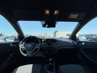 Hyundai i 20 2016 1.2 PASSION , full extra , book service !-thumb-10
