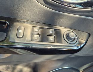 Renault Captur 2017-thumb-12