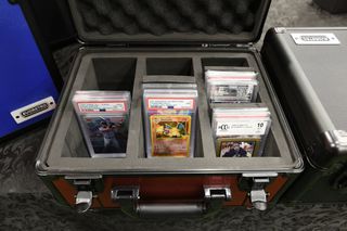 EVORETRO - Graded Card Storage Box Carbon effect for 90 Cards-thumb-1